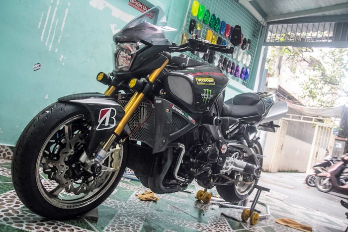 Xe moto Suzuki B-King &quot;do khung&quot; cua dan choi Sai Gon-Hinh-12